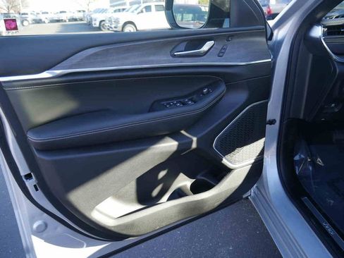 New 2025 Jeep Grand Cherokee Overland w/ Adv Protech Group III image 24