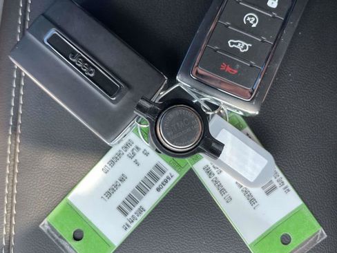 New 2025 Jeep Grand Cherokee Limited w/ Luxury Tech Group II image 37