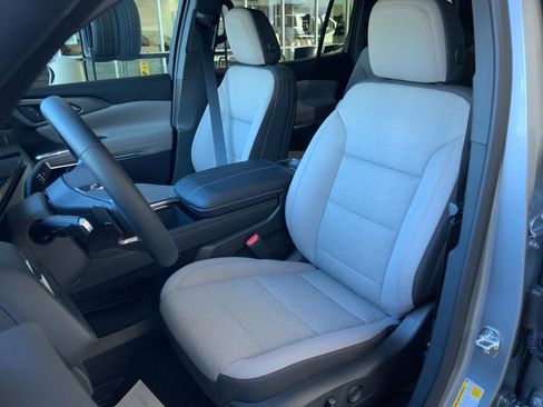New 2026 Chevrolet Traverse LT w/ LPO, Floor Liner Package image 4