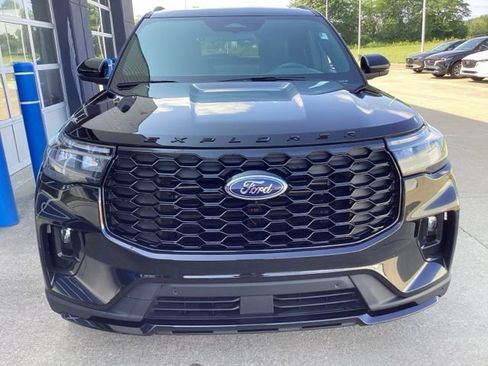 Used 2025 Ford Explorer ST-Line w/ Premium Package AWD/4WD image 3