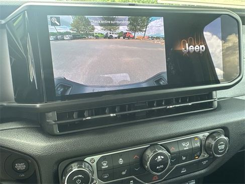 New 2025 Jeep Gladiator Willys image 25