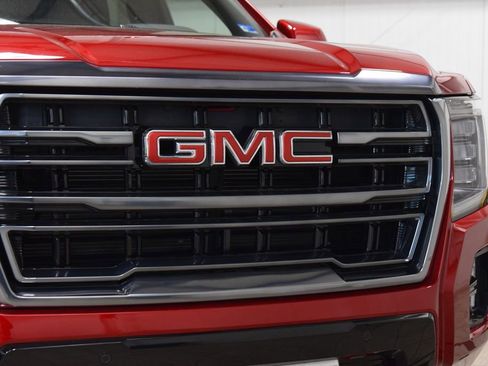 Used 2024 GMC Yukon AT4 AWD/4WD image 11