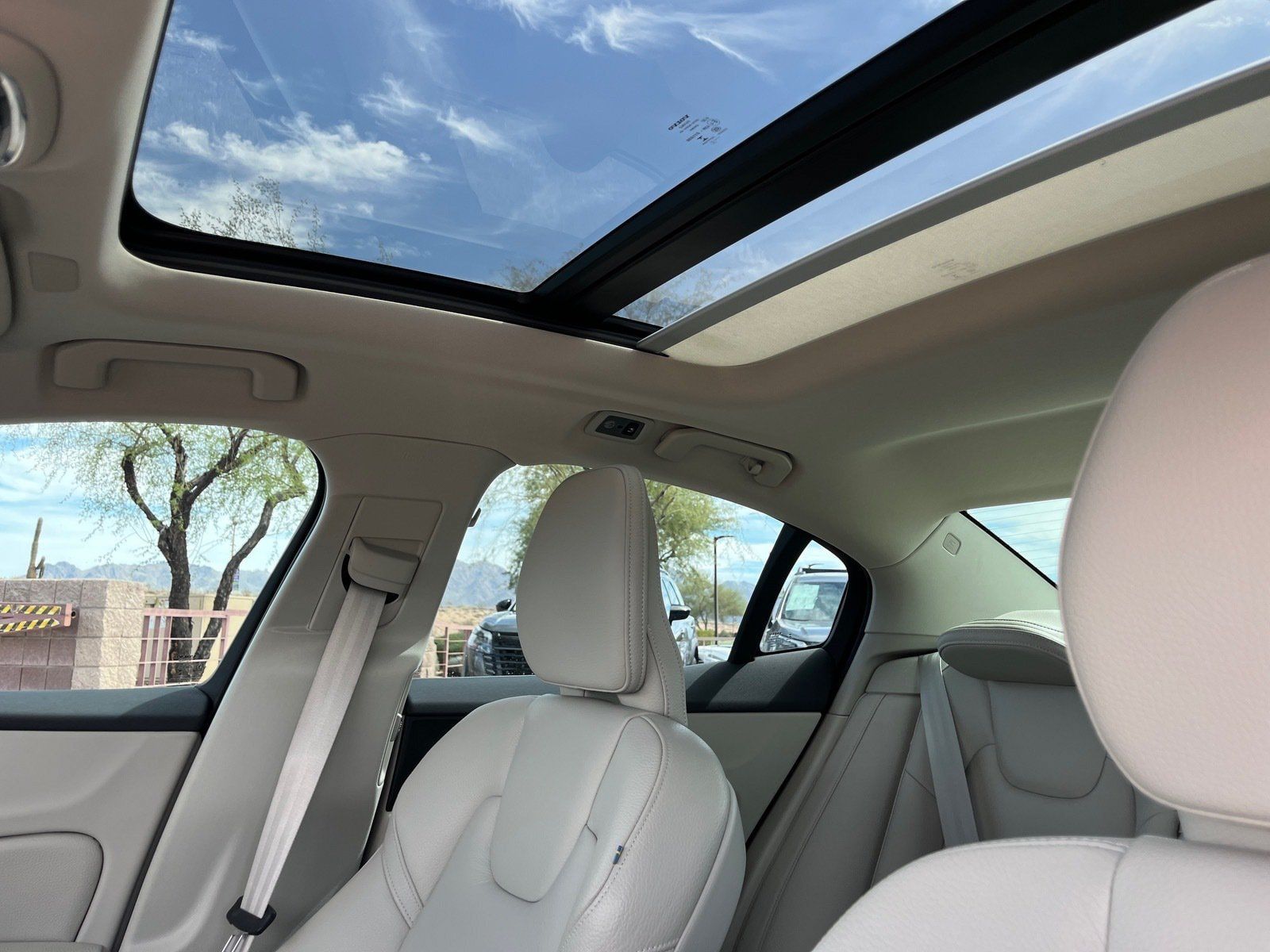 Used 2022 Volvo S60 B5 Momentum w/ Premium Package FWD image 29