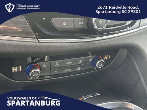 Used 2024 Buick Enclave Essence image 29