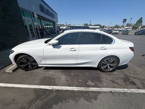 Used 2019 BMW 330i xDrive Sedan w/ Premium Package AWD/4WD image 6