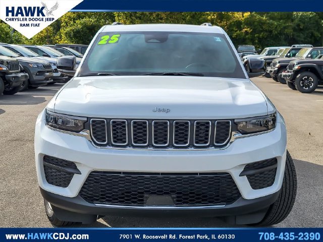 Certified 2025 Jeep Grand Cherokee Laredo X w/ Luxury Tech Group I AWD/4WD image 4