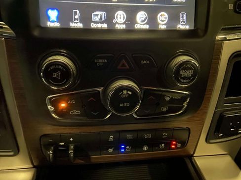 Used 2014 RAM 2500 Laramie image 38