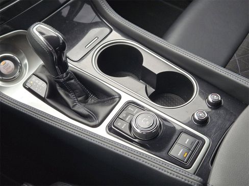 Used 2018 Nissan Maxima SR image 21