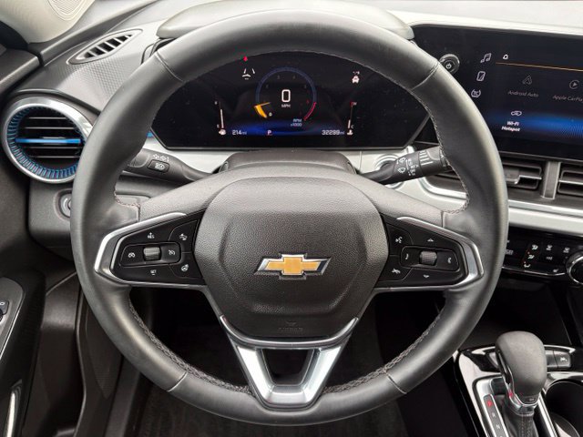 Used 2025 Chevrolet Trax LT w/ Driver Confidence Package FWD image 24