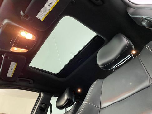 Used 2017 Jeep Grand Cherokee Limited image 14