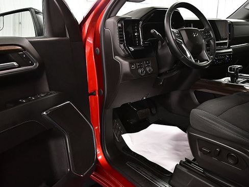 Used 2023 Chevrolet Silverado 1500 RST w/ Z71 Off-Road Package AWD/4WD image 17