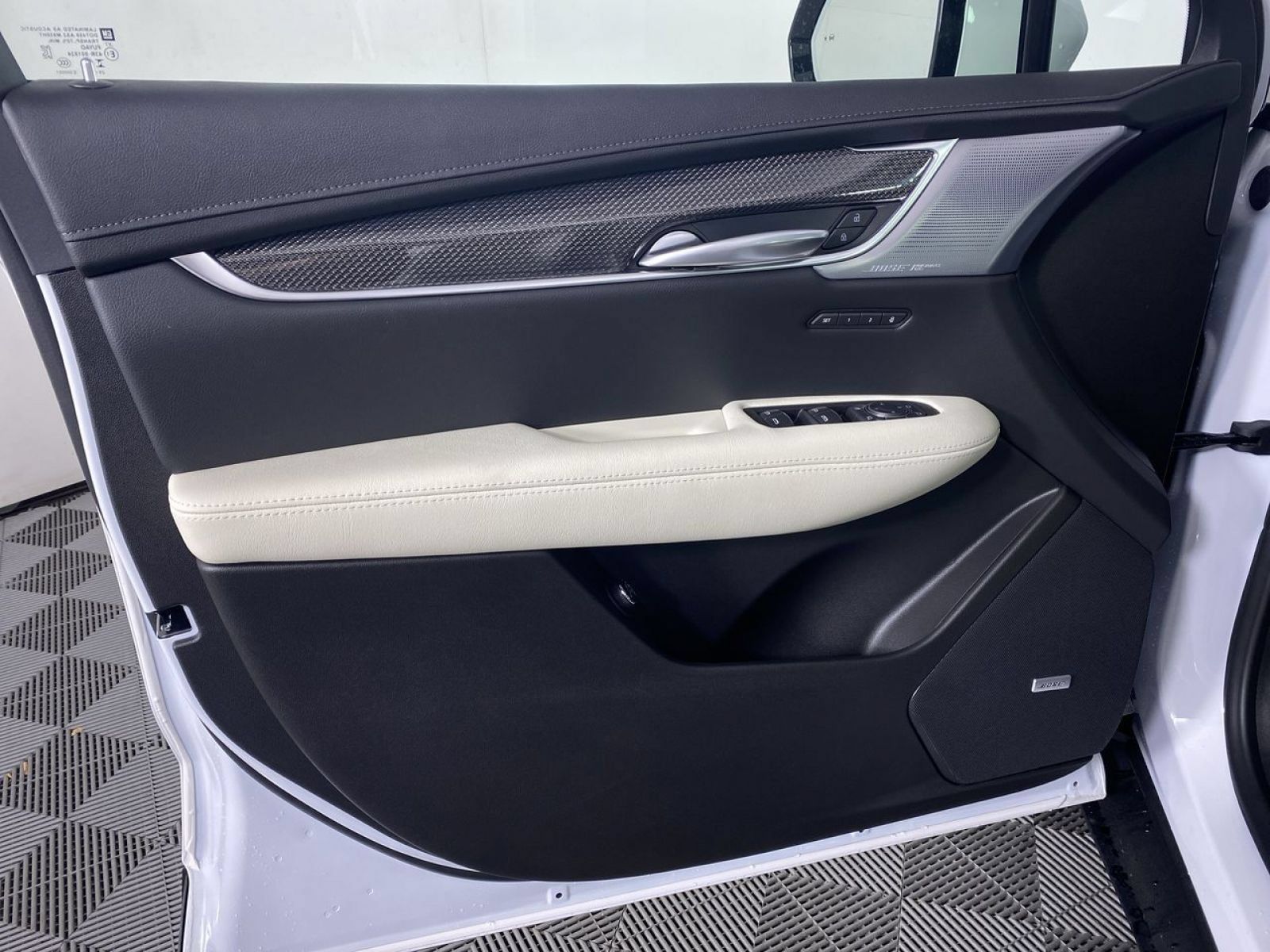 New 2026 Cadillac XT5 Sportv w/ LPO, Floor Liner Package AWD/4WD image 13