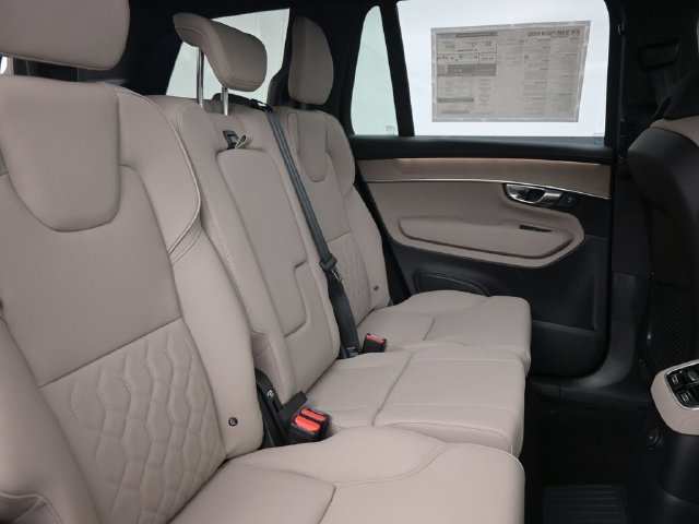 New 2026 Volvo XC90 T8 Plus AWD/4WD image 34