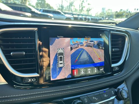 New 2026 Chrysler Pacifica Limited w/ S Appearance Package image 30