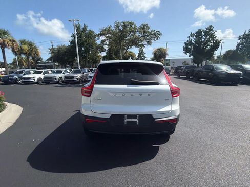 Certified 2023 Volvo XC40 B4 Plus w/ Protection Package Premier FWD image 14