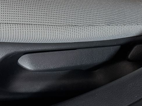 Used 2025 Toyota Corolla LE image 13