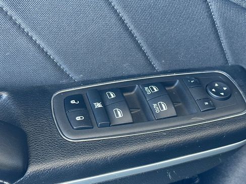 Used 2022 Dodge Charger SXT RWD image 18