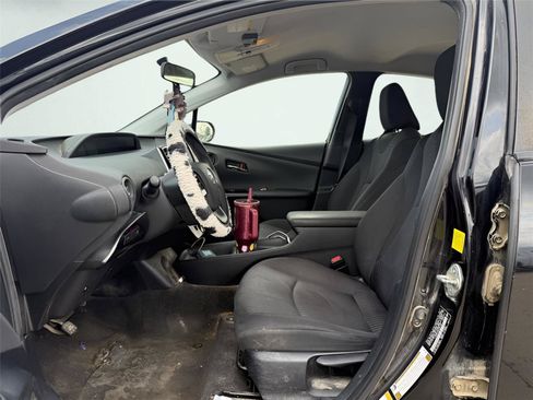 Used 2016 Toyota Prius Two FWD image 7