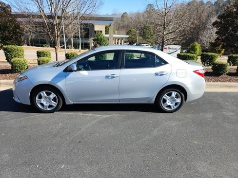 Used 2015 Toyota Corolla LE image 5