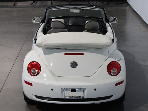 Used 2007 Volkswagen Beetle Triple White Edition FWD image 20