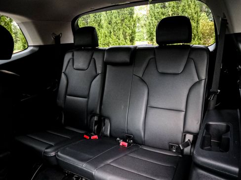 Used 2025 Kia Telluride S FWD image 32