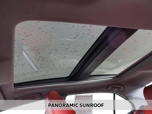 Used 2019 Toyota Camry XSE image 3