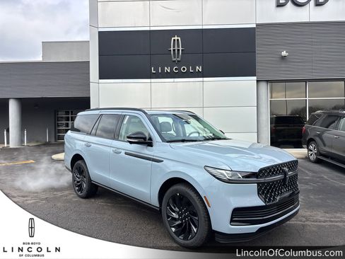 New 2026 Lincoln Navigator Reserve w/ Jet Appearance Package AWD/4WD image 1