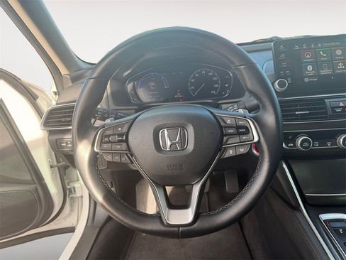 Used 2019 Honda Accord Touring image 12