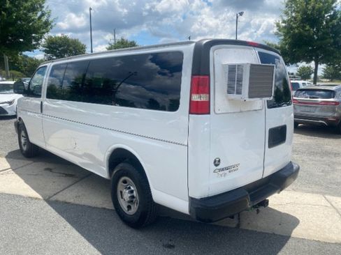 Used 2016 Chevrolet Express 3500 LS RWD image 3