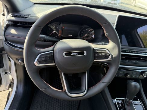 Used 2024 Jeep Compass Trailhawk AWD/4WD image 20