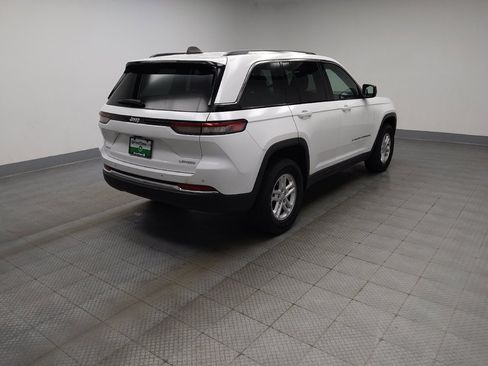 Used 2023 Jeep Grand Cherokee Laredo AWD/4WD image 10