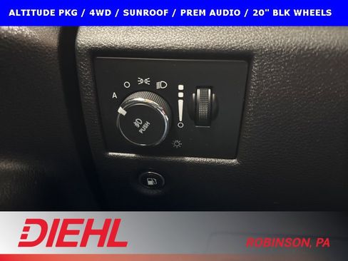 Used 2018 Jeep Grand Cherokee Altitude image 22
