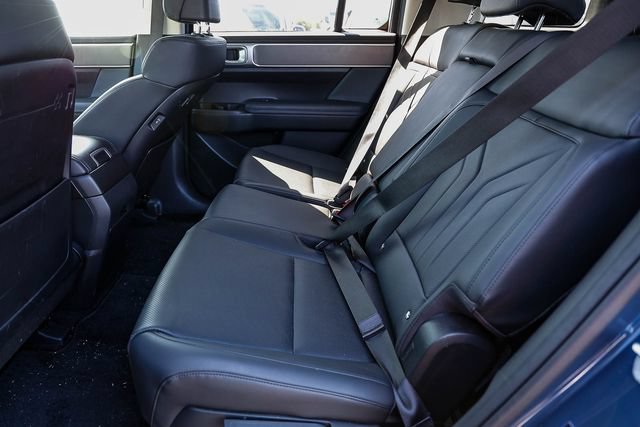 Certified 2025 Hyundai Santa Fe SEL FWD image 16
