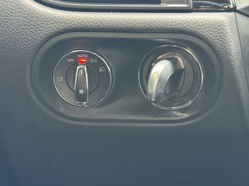 Certified 2023 Porsche Macan image 28