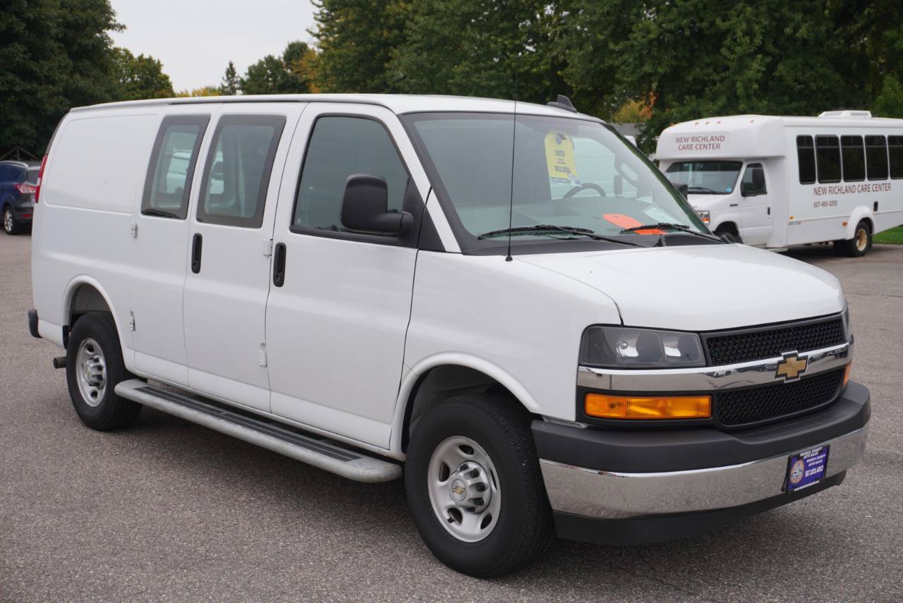Used 2025 Chevrolet Express 2500 w/ Driver Convenience Package RWD image 7