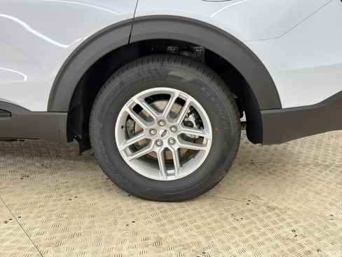 New 2026 Ford Explorer Active image 11