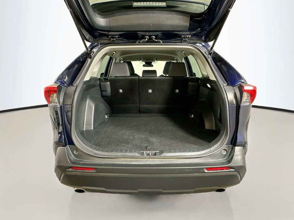 Used 2025 Toyota RAV4 XLE FWD image 24