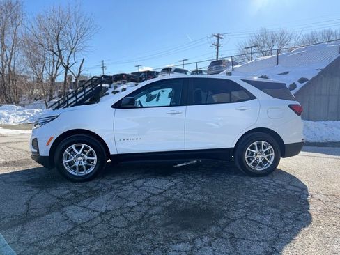 Used 2022 Chevrolet Equinox LS w/ LS Convenience Package image 3