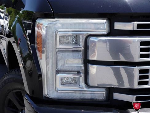 Used 2017 Ford F250 Platinum w/ Platinum Ultimate Package AWD/4WD image 16