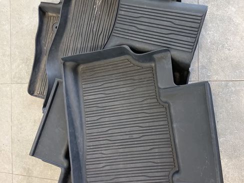 Used 2022 Ford Explorer XLT w/ Equipment Group 202A image 29