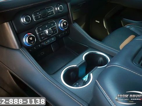 Used 2024 GMC Yukon AT4 AWD/4WD image 24