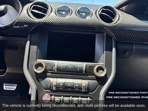 Used 2022 Ford Mustang Shelby GT500 w/ Carbon Fiber Track Pack RWD image 16