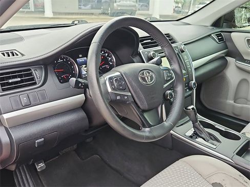 Used 2015 Toyota Camry SE image 14