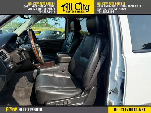 Used 2009 GMC Yukon XL Denali RWD image 20