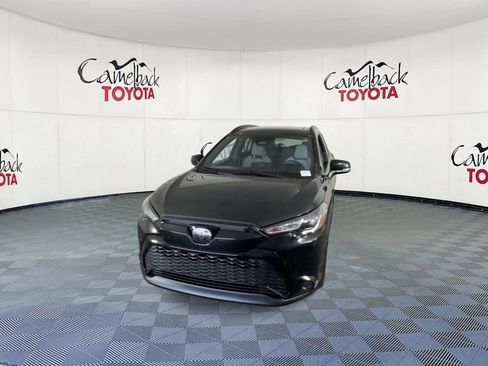 Used 2024 Toyota Corolla Cross AWD Hybrid w/ Moonroof Package image 6