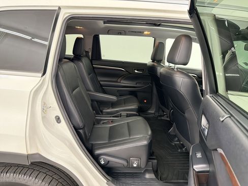 Used 2015 Toyota Highlander Limited Platinum FWD image 27