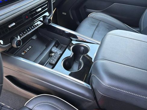 Certified 2025 Chevrolet Suburban Premier RWD image 23