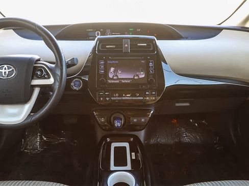 Used 2016 Toyota Prius Three image 10