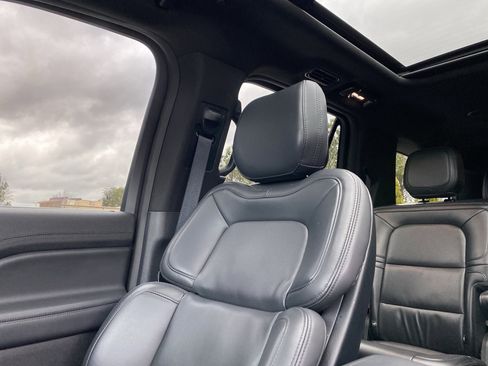 Used 2024 Lincoln Navigator L 4WD image 21