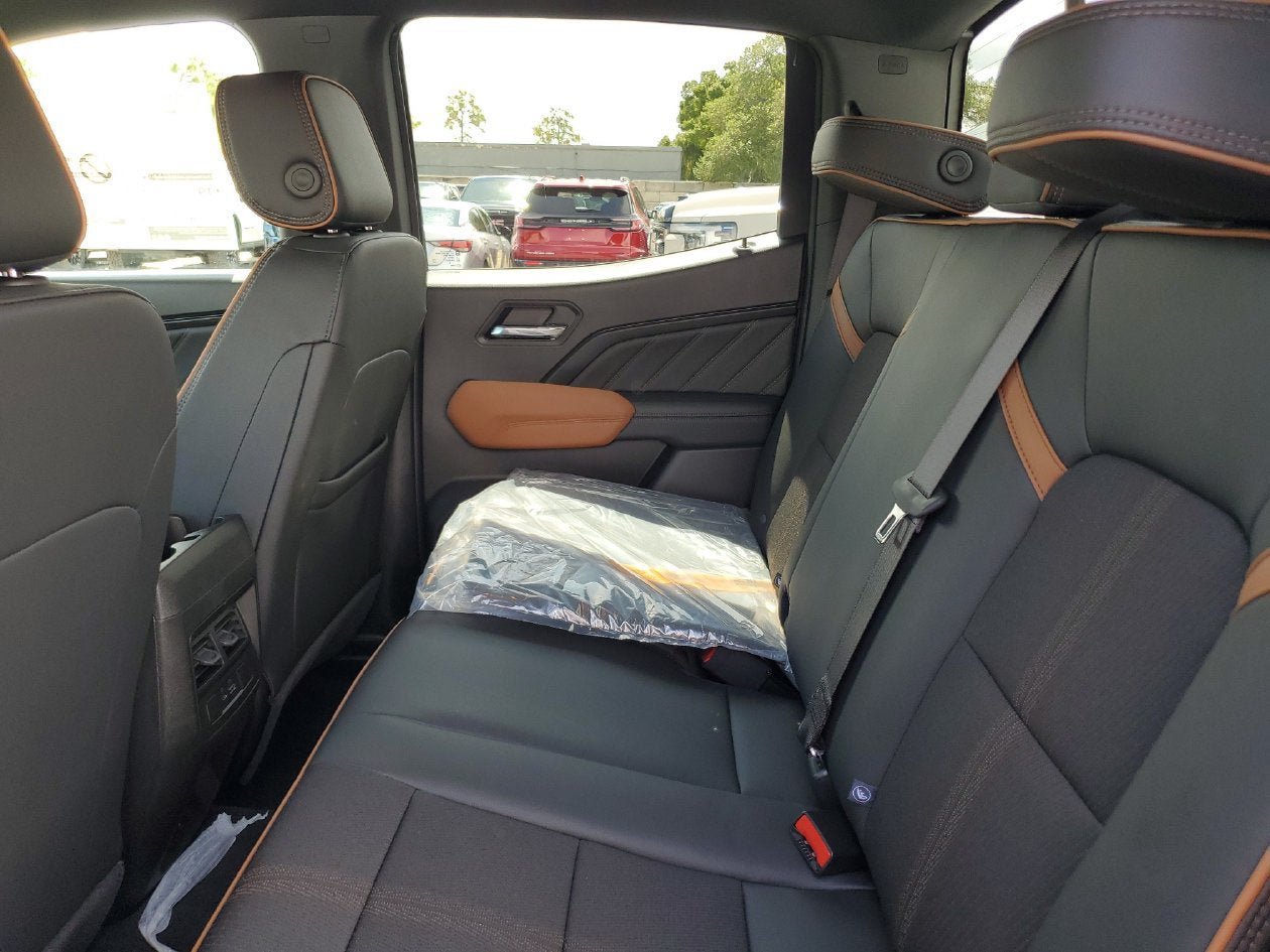 New 2026 GMC Canyon AT4 AWD/4WD image 11